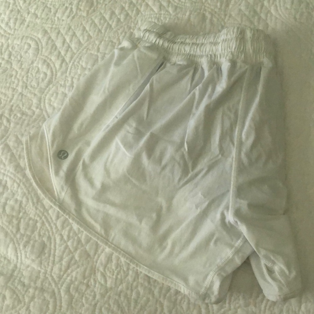 Hotty hot low rise lined short 4”